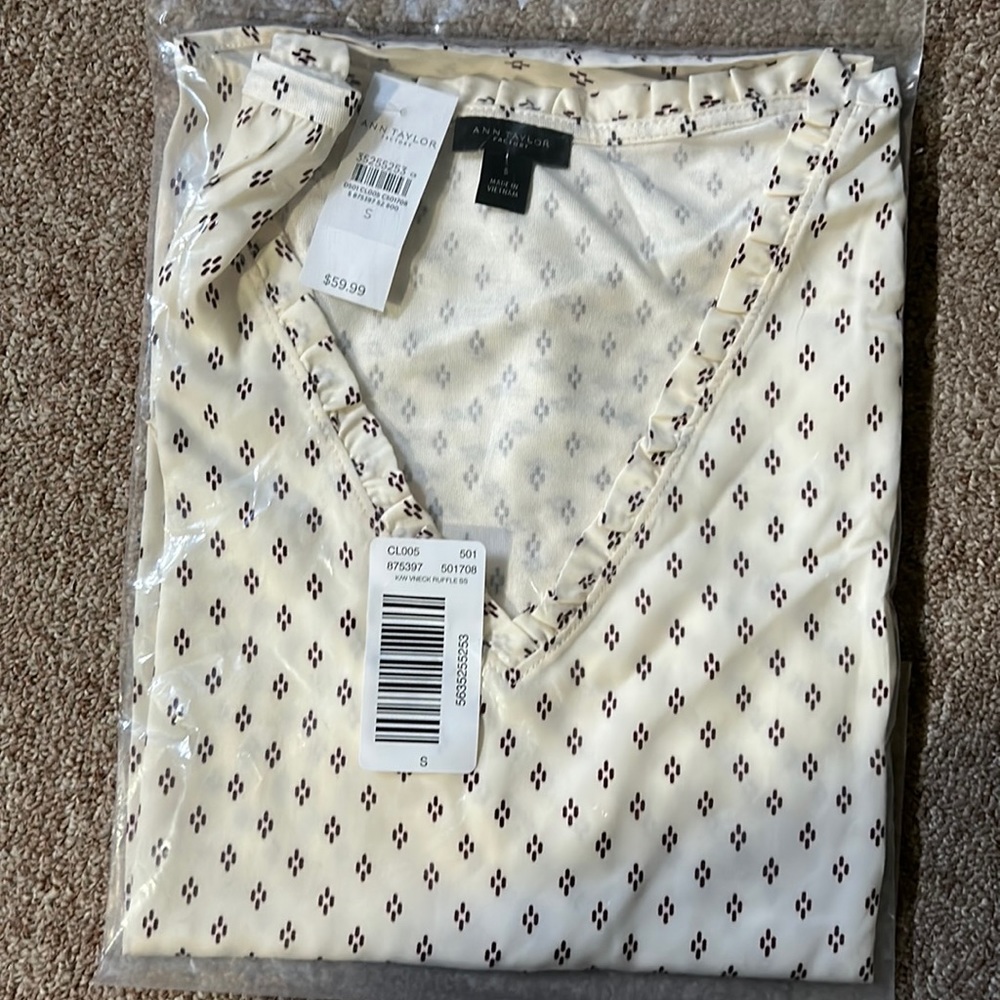 Ann Taylor Vneck Ruffle